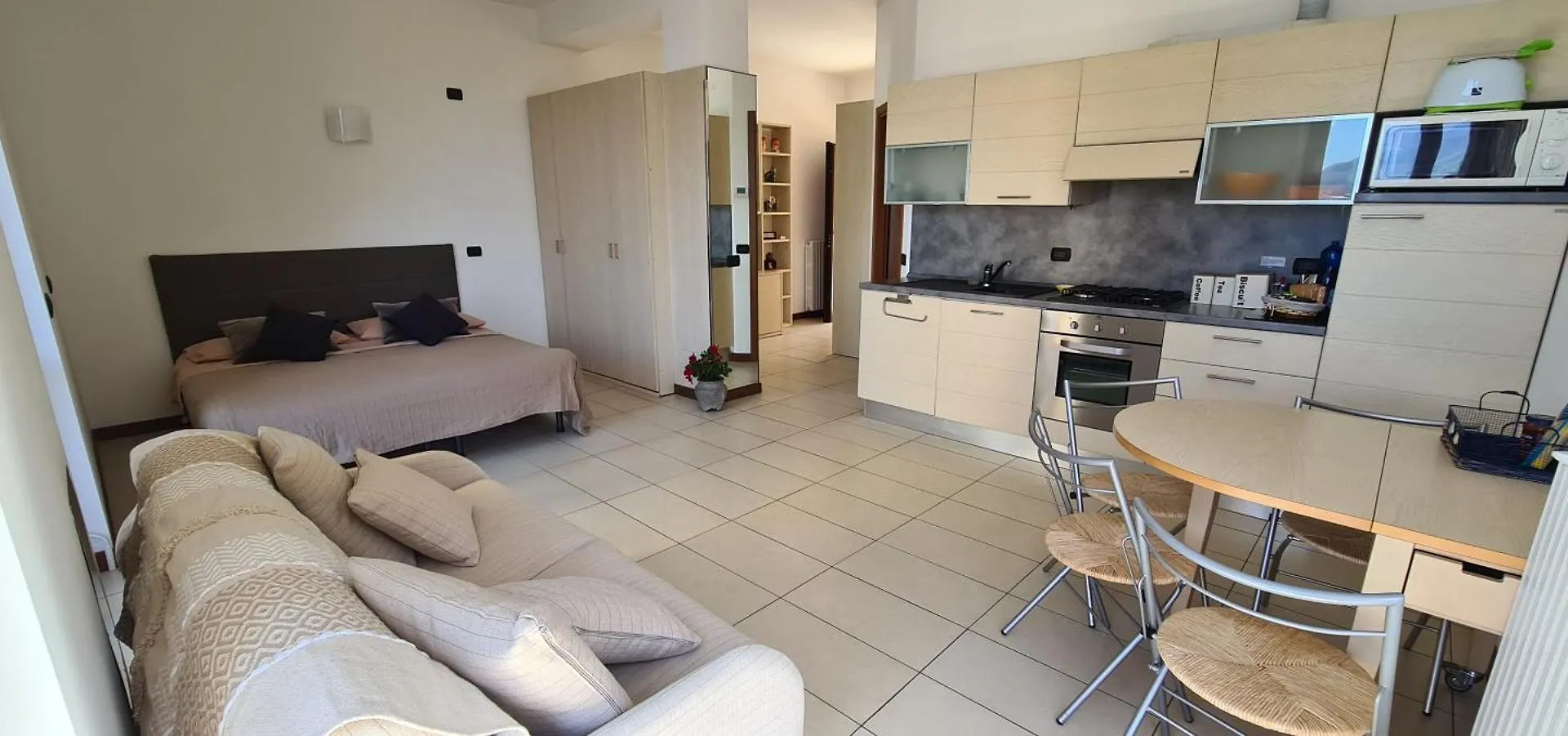 Villa Gli Ulivi Chalten Apartment Perledo إيطاليا