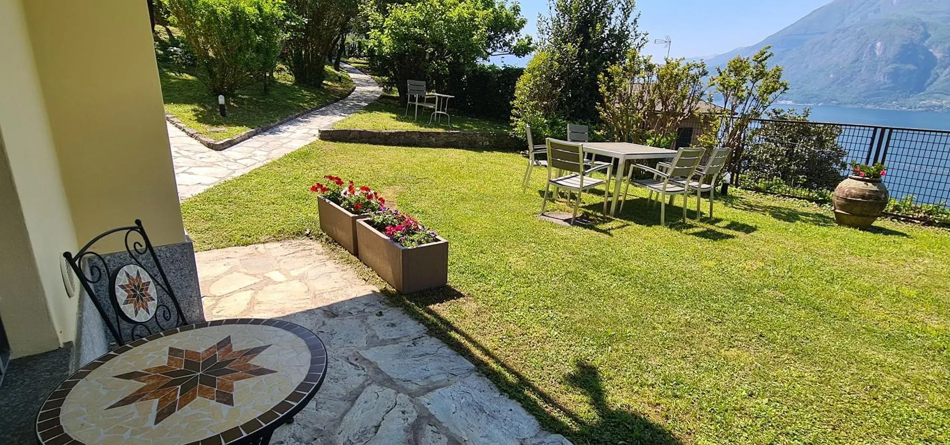Villa Gli Ulivi Chalten Apartment Perledo 0*,  Italië